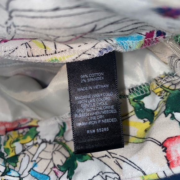 Express - Multi-color Floral Shorts - Picture 4 of 7